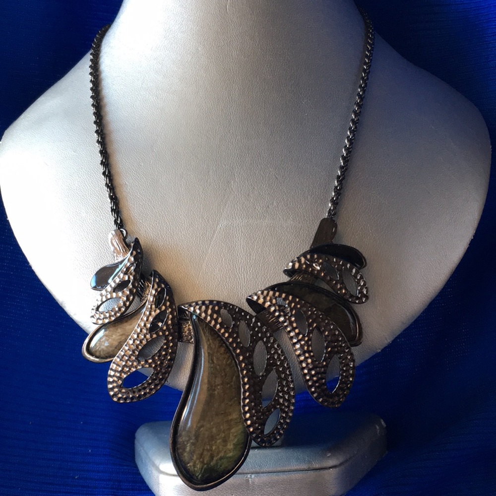 Ladies Embossed Metal Leaves Necklace